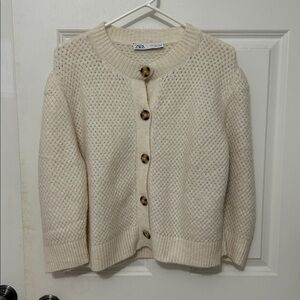 Zara Chunky Knit Cardigan Sweater size medium cream button down sweater
